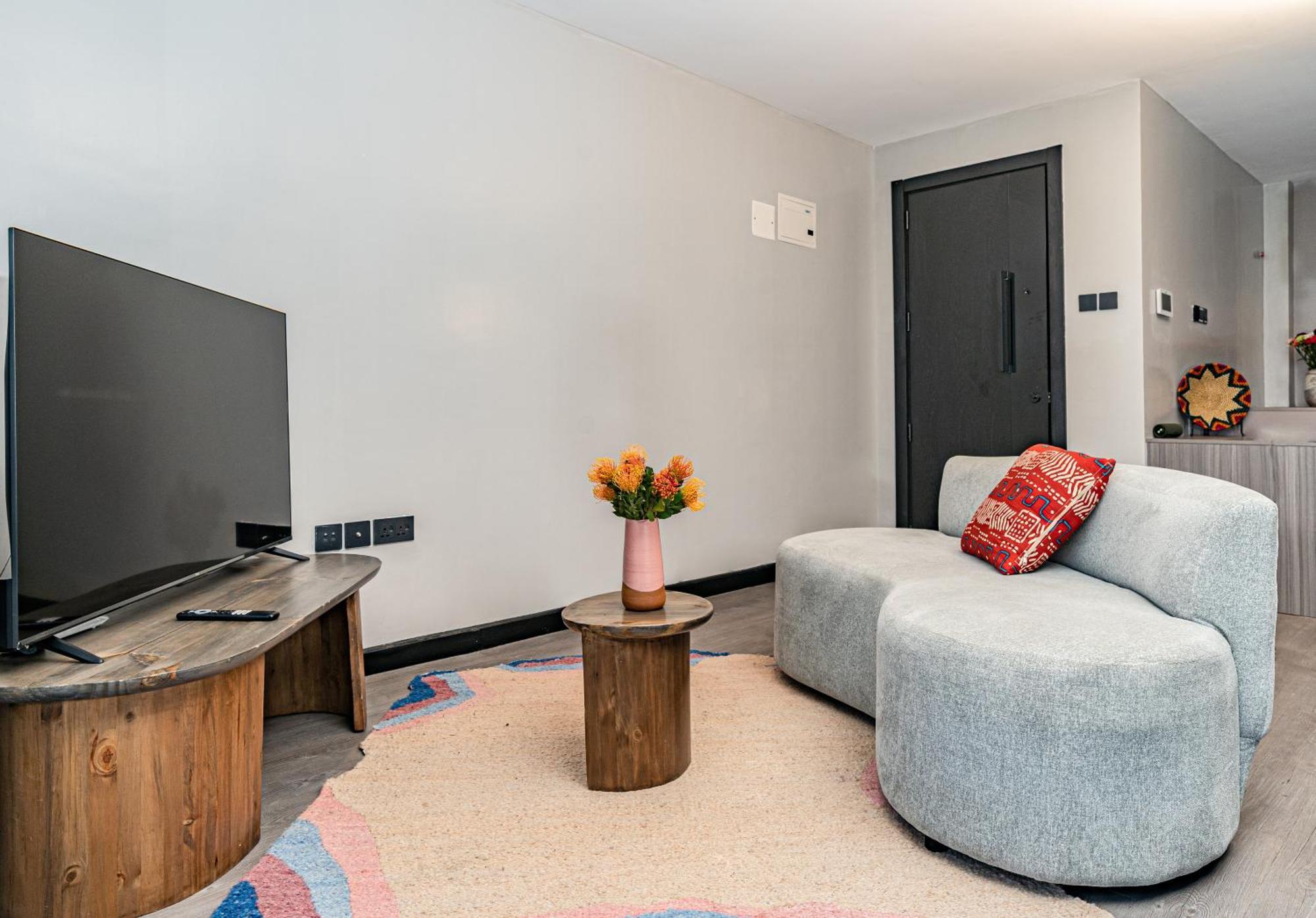Апартаменты Escada & 2-bedroom, Rooftop Swimming Pool, Gym, Workspace, Wonderiss Homes Westland Living